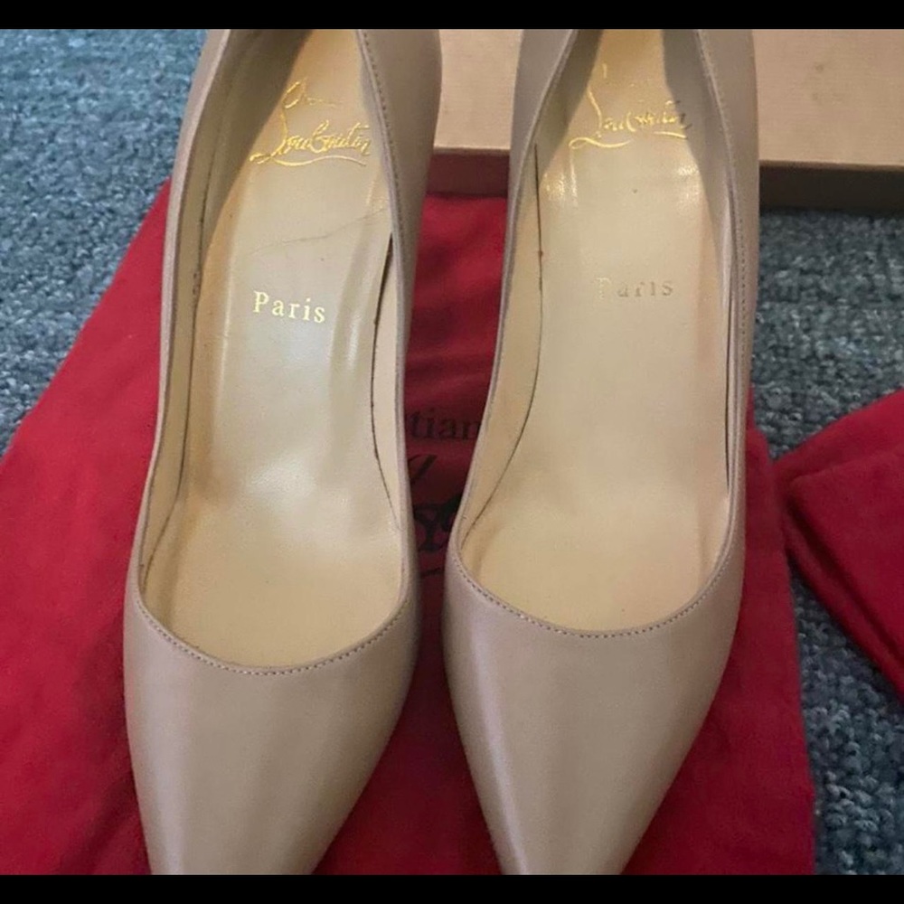 These shoes are so classic and elegant.